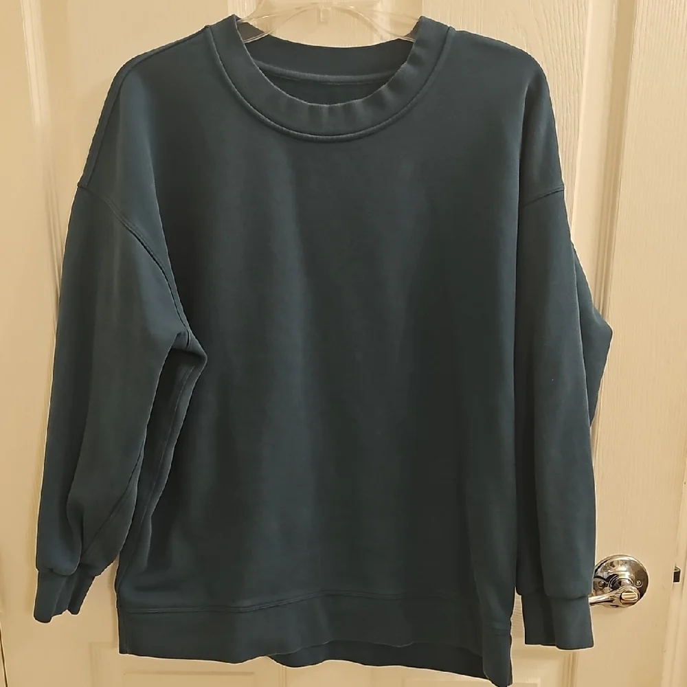 💙💚Lululemon Perfectly Oversized Blue Green Crewneck Sweatshirt